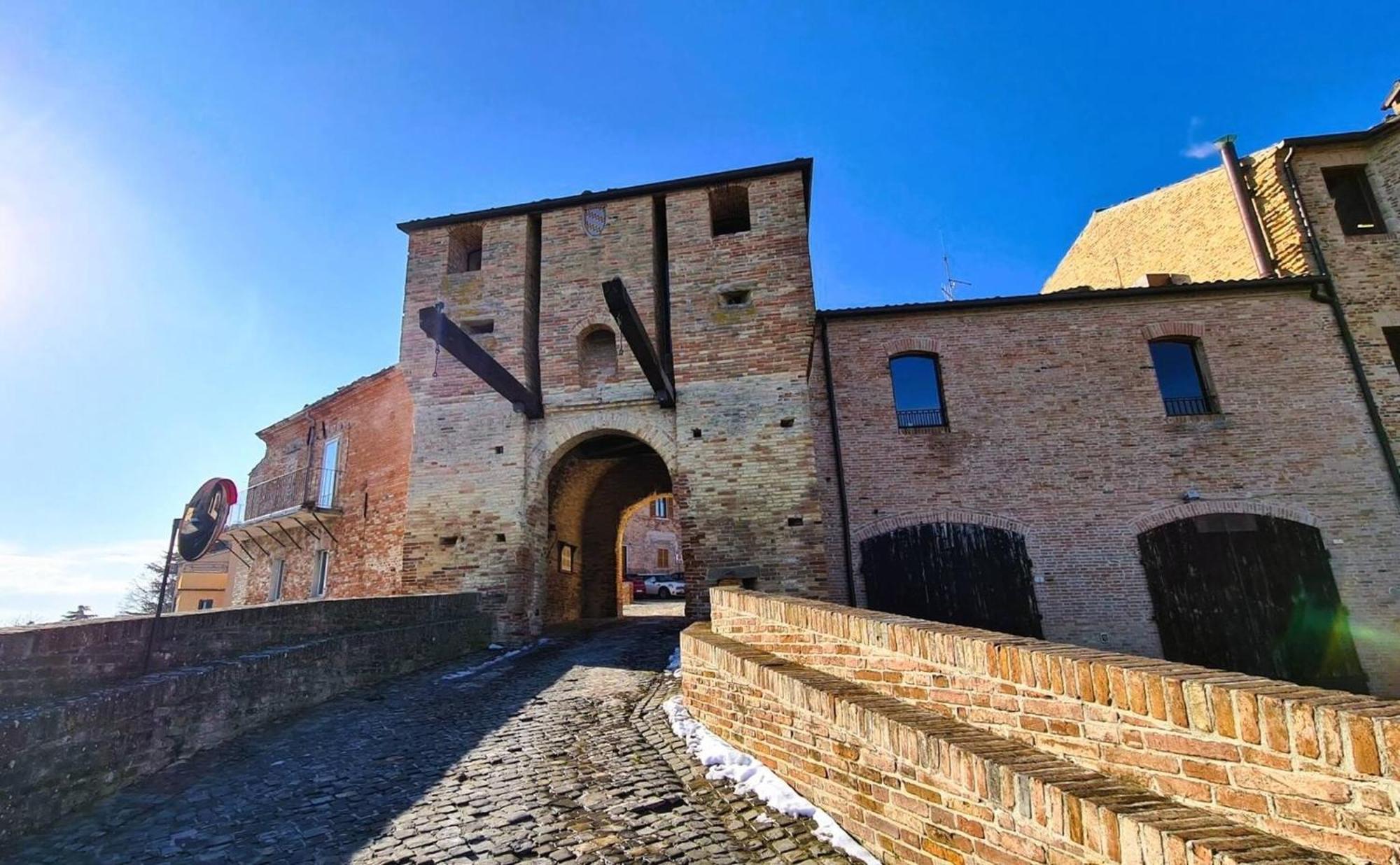 Вилла Borgo Calbianco - Private House With Pool & Airco Cerreto Castello Экстерьер фото