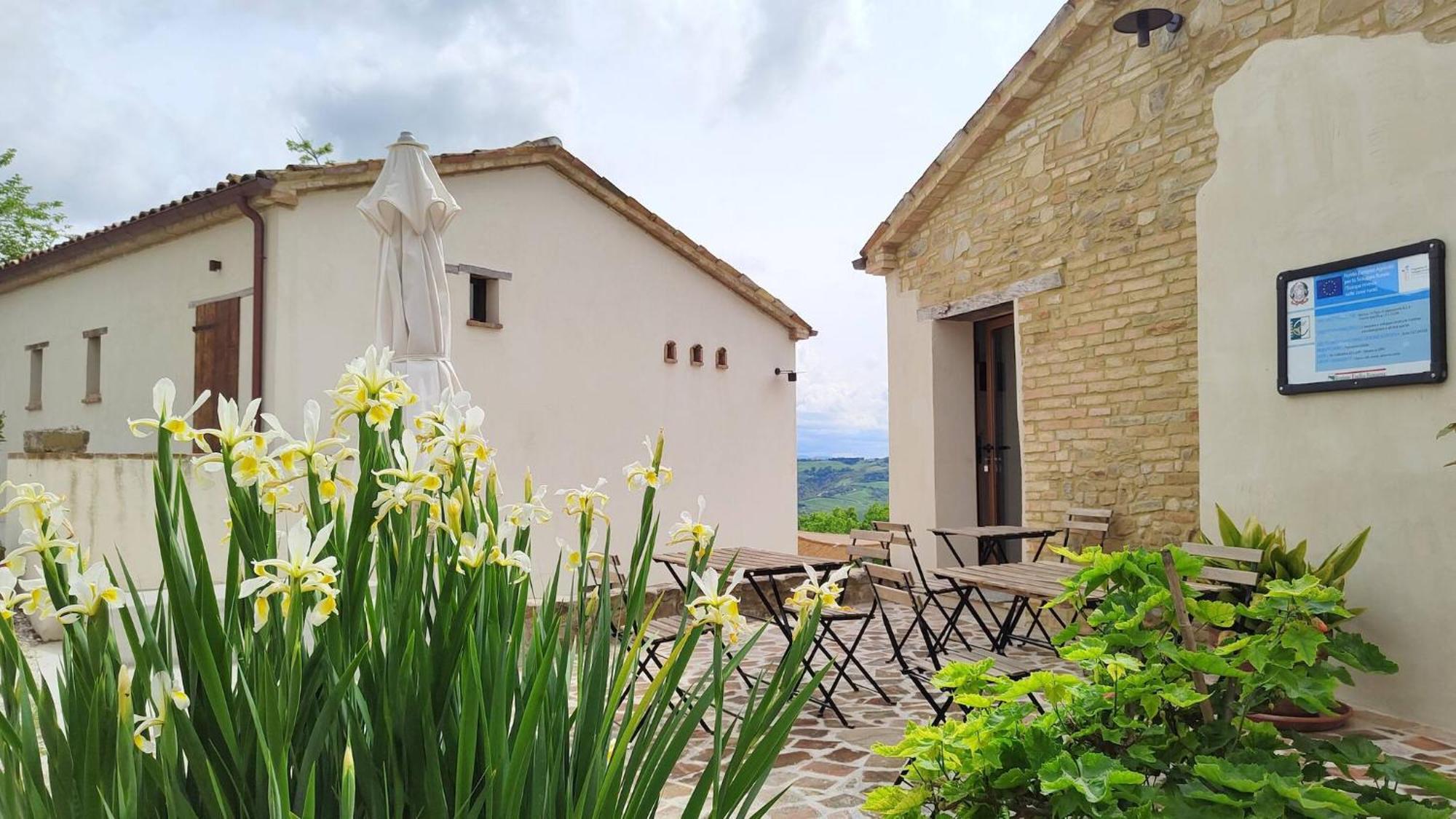 Вилла Borgo Calbianco - Private House With Pool & Airco Cerreto Castello Экстерьер фото